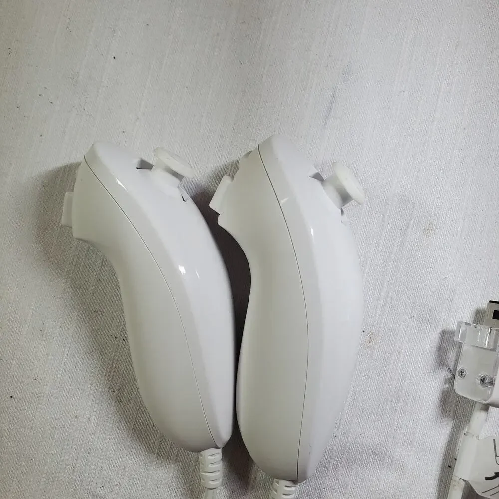 Nintendo Wii Nunchuck Controllers (Pair)